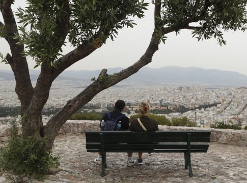 Καιρός: Ξεπέρασε τους 37 °C η θερμοκρασία στη νότια Ελλάδα – Οι περιοχές με τις μέγιστες θερμοκρασίες