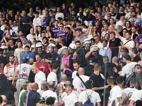 Conference League: Φίλαθλος της Φιορεντίνα έπαθε καρδιακό επεισόδιο στην κερκίδα