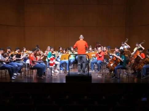 Εντυπωσιακό: Ο ύμνος του Ολυμπιακού όπως δεν τον έχετε ξανακούσει (vid)