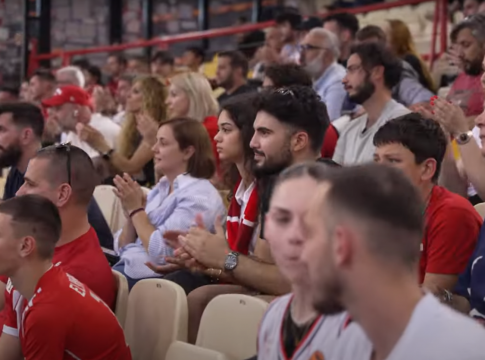 Οι «μάχες» στο παρκέ και τα παιδικά χαμόγελα στις κερκίδες του ΣΕΦ (vid)