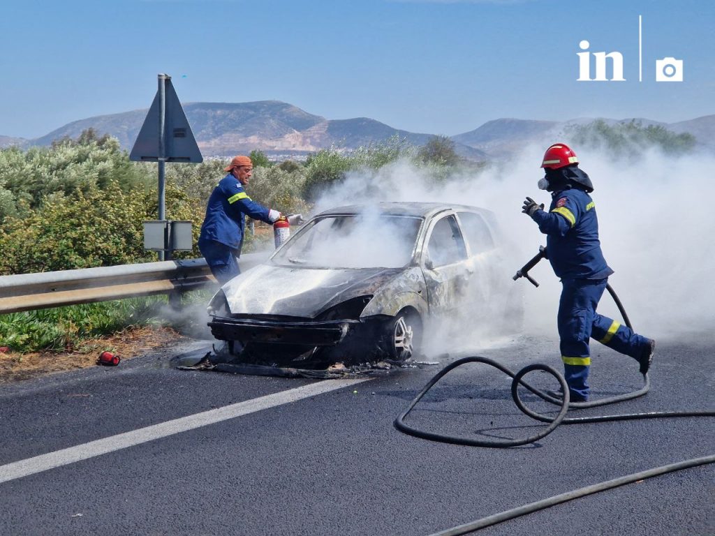 Φωτιά σε ΙΧ αυτοκίνητο λίγο μετά το αεροδρόμιο στο ρεύμα προς Αθήνα