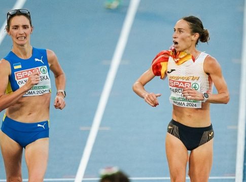 Αθλήτρια βάδην βιάστηκε να πανηγυρίσει και βρέθηκε εκτός βάθρου (vids)