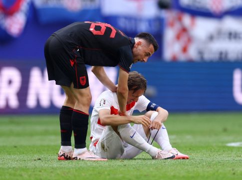 Το παρελθόν δεν παίζει… μπάλα