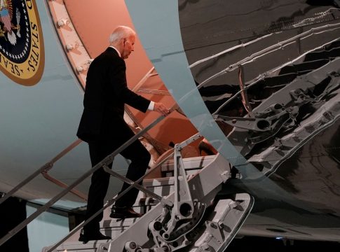 «Είναι ώρα να φύγει» – Θα συμβεί το… απίθανο με τον Τζο Μπάιντεν μετά το debate με τον Τραμπ;