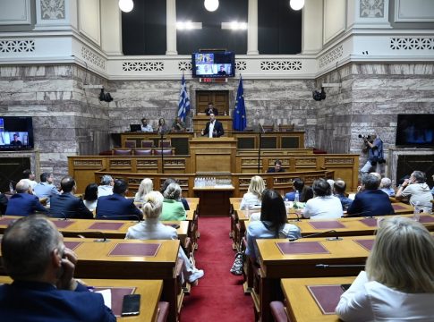 Πώς διαβάζει τον ανασχηματισμό η Κουμουνδούρου – Ετοιμάζει «σκιώδης κυβέρνηση» ο Κασσελάκης