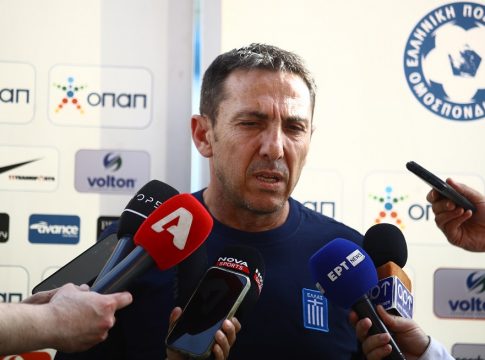 Παπαδόπουλος: «Να δείξουμε πως αξίζαμε να βρισκόμαστε στο Euro»