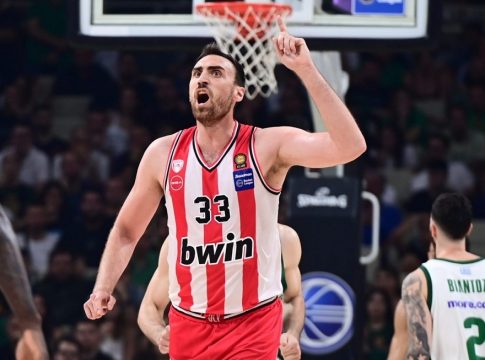 Μιλουτίνοφ: «Να τα ξεχάσουμε όλα και να πάμε στο επόμενο ματς για να παίξουμε ακόμα καλύτερα»