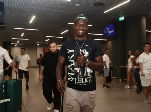 Στη Θεσσαλονίκη για τον ΠΑΟΚ ο Μαντί Καμαρά (Pics)