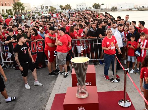 «Τρέλα» στη Ρόδο: Χιλιάδες οπαδοί για τις «ερυθρόλευκες» ευρωκούπες! (pics)