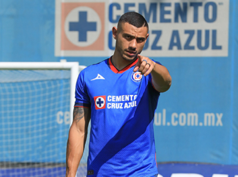 Ανακοίνωσε τον Γιακουμάκη η Κρουζ Αζούλ (pics)