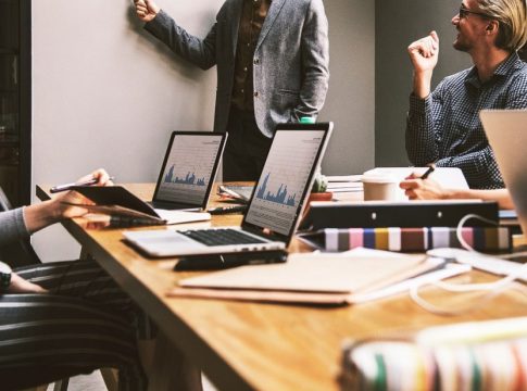 Πώς θα λειτουργήσει η εξαήμερη εργασία από την 1η Ιουλίου