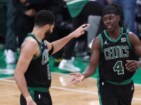 Μπόστον Σέλτικς – Ντάλας Μάβερικς 105-98: 2-0 και φουλ για τον τίτλο