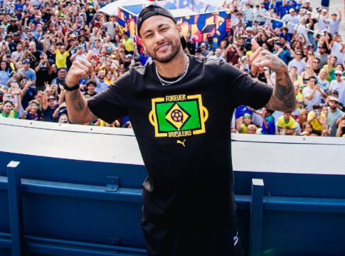 Απίθανος Νεϊμάρ: Αγόρασε φανέλες από πλανόδιους πωλητές και εκείνοι τρελάθηκαν! (vid)