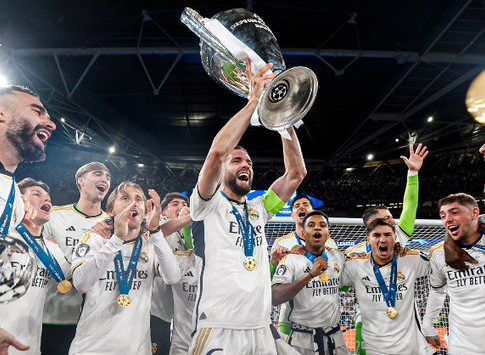 «Κυριαρχία» της Ρεάλ: Ο Βινίσιους παίκτης της σεζόν – 4 Μαδριλένοι στην καλύτερη ενδεκάδα του Champions League (pics)