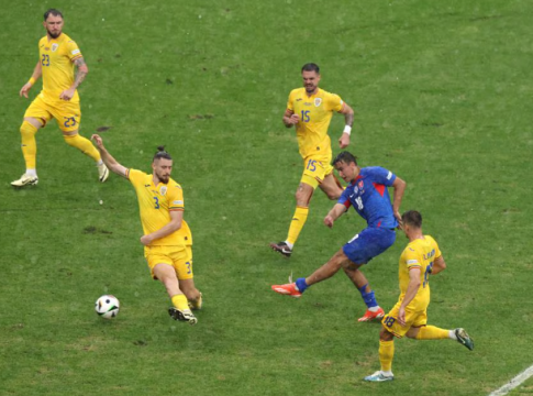 Σλοβακία-Ρουμανία 1-1: Ισοπαλία και… χέρι-χέρι στα νοκ άουτ (vid)