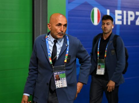 Ο Σπαλέτι παραμένει στον πάγκο της Ιταλίας παρά την κακή πορεία στο Euro