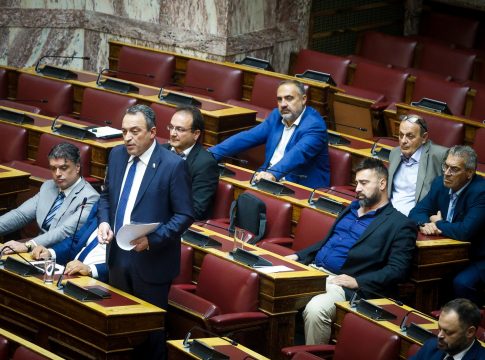 «Σπαρτιάτες»: Στα πρόθυρα της διάλυσης η Κοινοβουλευτική Ομάδα – Ανεξαρτητοποιήθηκε και ο Γιώργος Ασπιώτης
