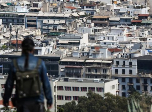 Στεγαστική κρίση και δημογραφικό: Ένα εκρηκτικό κοκτέιλ για τις νεότερες γενεές