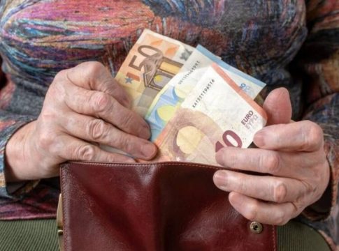 Συντάξεις: Αυξήσεις έως 115 ευρώ και αναδρομικά από 2017