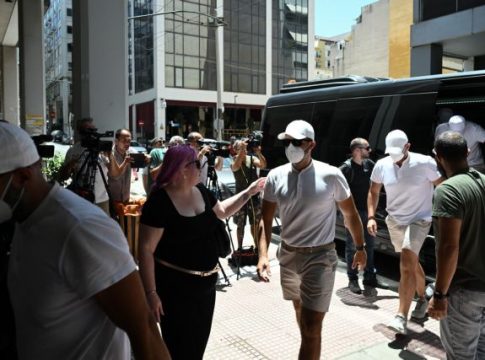 Ύδρα: Προφυλακίζονται πλοίαρχος και υποπλοίαρχος της θαλαμηγού για την πυρκαγιά στο πευκοδάσος