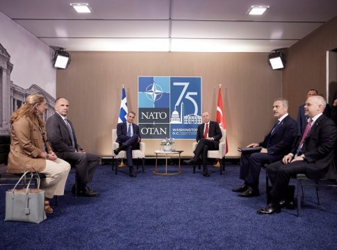 Μπορεί το Κυπριακό να ταράξει τα «ήρεμα νερά»; Επανέναρξη των συνομιλιών ζήτησε από τον Ερντογάν ο Μητσοτάκης