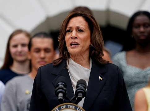 Εξήρε τον Μπάιντεν η Χάρις – «Έχει ξεπεράσει την κληρονομιά των περισσότερων προέδρων»