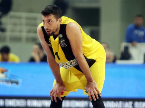 Ούκιτς: «Φαβορί η Ελλάδα»