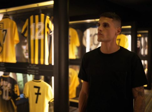 Παρουσίασε τη νέα της φανέλα με Λαμέλα η ΑΕΚ (pics & vid)