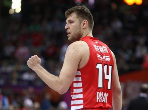 Κάλεσμα της Θύρας 7 στο ΣΕΦ για Βεζένκοφ (pic)