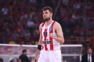 &Delta;&eta;&mu;&omicron;&sigma;ί&epsilon;&upsilon;&mu;&alpha; &pi;&omicron;&upsilon; &laquo;&alpha;&nu;ά&beta;&epsilon;&iota;&raquo;&hellip; &phi;&omega;&tau;&iota;έ&sigmaf; &sigma;&tau;&eta; &Sigma;&epsilon;&rho;&beta;ί&alpha;: &laquo;&Omicron; &Epsilon;&rho;&upsilon;&theta;&rho;ό&sigmaf; &Alpha;&sigma;&tau;έ&rho;&alpha;&sigmaf;, &eta; &Pi;&alpha;&rho;&tau;&iota;&zeta;ά&nu; &kappa;&alpha;&iota; &omicron; &Beta;&epsilon;&zeta;έ&nu;&kappa;&omicron;&phi;&hellip;&raquo;