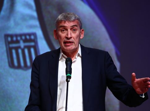 Φασούλας: «Οδηγήσατε την επίσημη αγαπημένη εκεί που ανήκει»