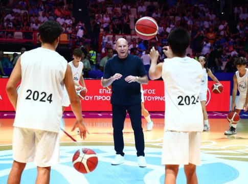 Προολυμπιακό τουρνουά: Το εντυπωσιακό event στο ημίχρονο με πρωταγωνιστή τον Γκάλη (pics)