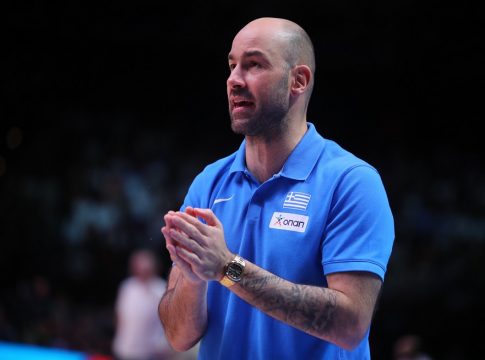 Σπανούλης: «Tα παιδιά νιώθουν υπερήφανα που φορούν τη φανέλα της Εθνικής»