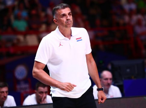 Σέζαρ: «Όποιος δεν πιστεύει ας μείνει στο ξενοδοχείο» (vid)