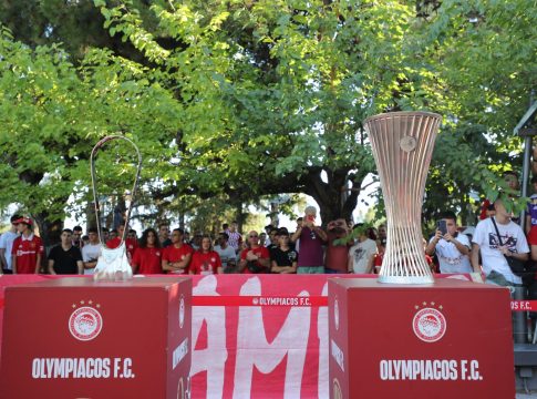 Χαμός και στη Λαμία για τις ευρωπαϊκές κούπες του Ολυμπιακού (pics)