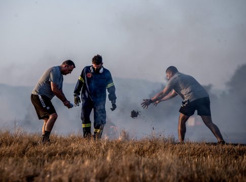 Έπιασε φωτιά έξω από το ξενοδοχείο της αποστολής του Ατρόμητου στην Πτολεμαΐδα (Pic)