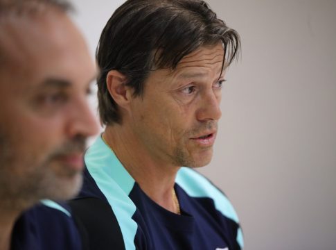 «Βόμβα» από Αλμέιδα: «Αν για τα 20 λεπτά με την Εσκάλδες υπάρχουν αμφιβολίες για τη δουλειά δύο ετών στην ΑΕΚ, αυτό με κάνει να σκέφτομαι πολλά»