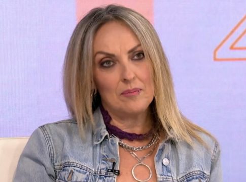 Μετά από 27 χρόνια γάμου και δύο γιους: Διαζύγιο για πασίγνωστη Ελληνίδα τραγουδίστρια, χωρίζει τον άντρα της