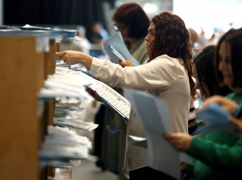 To κύμα της «μεγάλης παραίτησης»: Ένας στους τέσσερις εργαζόμενους ανοίγουν την πόρτα της εξόδου