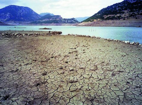 Πανευρωπαϊκό καμπανάκι κινδύνου για τη λειψυδρία – Η Ελλάδα στη λίστα με τις 21 χώρες που εκπέμπουν SOS