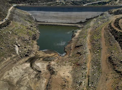 Το «φάντασμα» της λειψυδρίας απειλεί τα νησιά ενόψει της νέας τουριστικής σεζόν