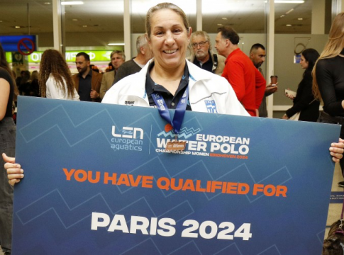 Οι 13 «εκλεκτές» της Καμμένου για το Παρίσι