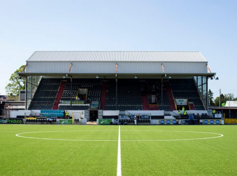 Μάχη ουραγών με φαβορί