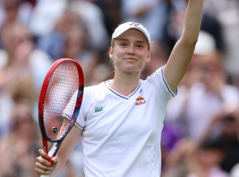 Στα ημιτελικά του Wimbledon Κρεϊτσίκοβα και Ριμπάκινα
