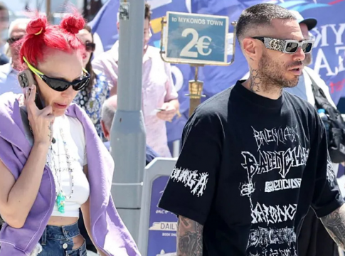 Τάμτα και Πάρις Κασιδόκωστας: Ερωτευμένοι στη Μύκονο με εκκεντρικό στιλ