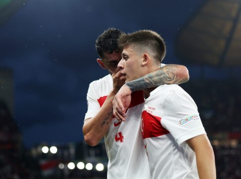 Επεισόδια μεταξύ Oλλανδών και Τούρκων μετά το τέλος του αγώνα (vids)