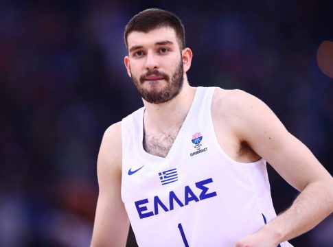 Ο Ολυμπιακός, ο Παναθηναϊκός και στη… μέση η Μπασκόνια: Τι συμβαίνει με τον περιζήτητο Ρογκαβόπουλο