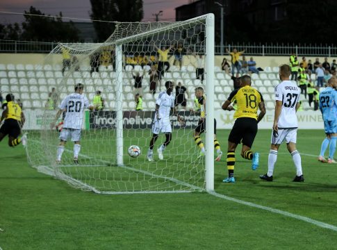 Σκόραρε για τρίτο σερί ματς ο Γκαρσία, αλλά η Νόα ισοφάρισε με λάθος του Στρακόσα (vids)