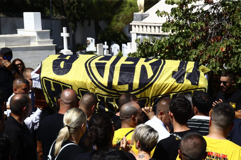 Το τελευταίο «αντίο» στον Νίκο Ξηροκώστα (pics)