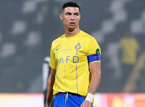 Η UEFA βραβεύει τον Κριστιάνο Ρονάλντο